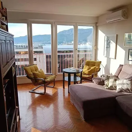 Tinel Apartment
