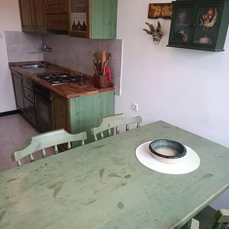 Tinel Apartment Split